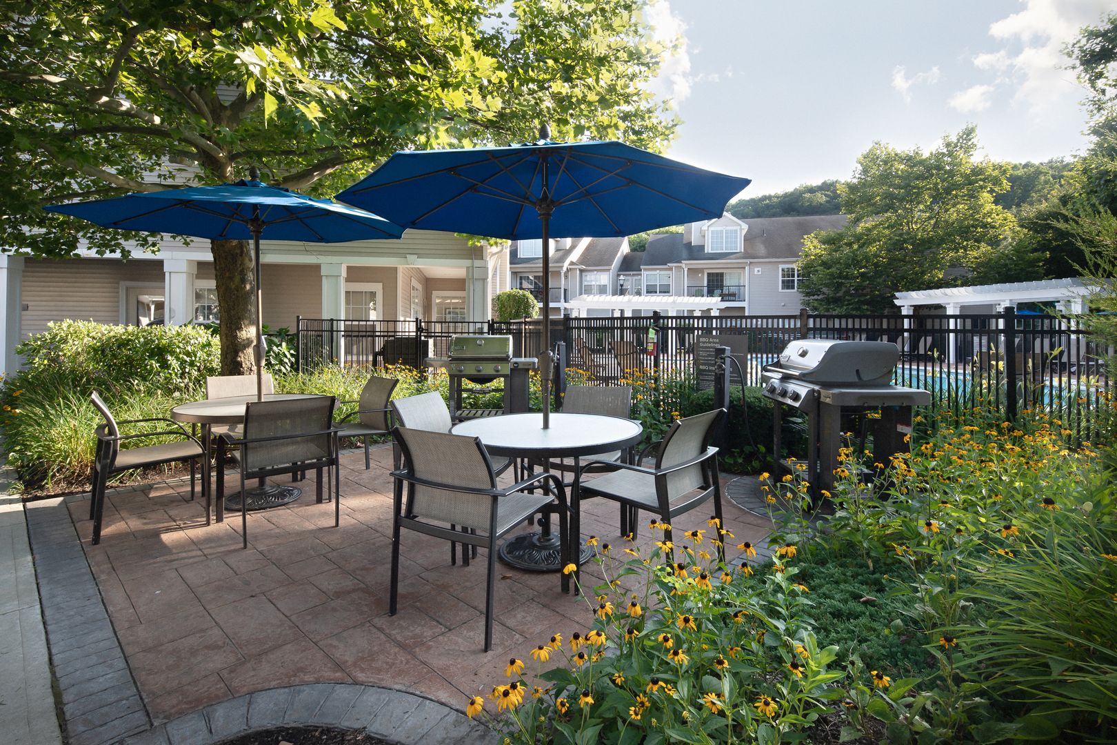 Outdoor tables in the courtyard.